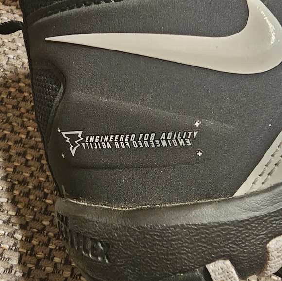 Nike alpha cleats size 4y - Picture 6 of 9